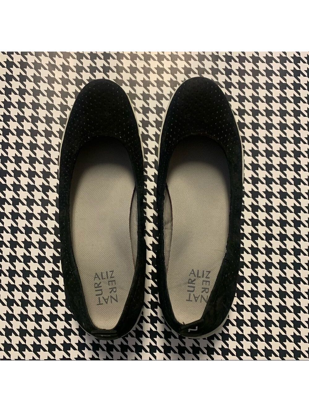 Naturalizer Philippe slip on sneaker 9.5, black with white soles - Picture 8 of 8